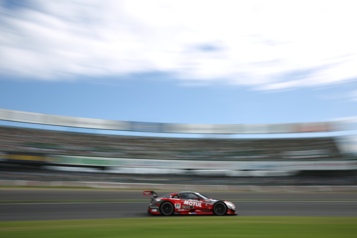 決勝レース: 松田次生／ロニー・クインタレッリ組（MOTUL AUTECH GT-R）