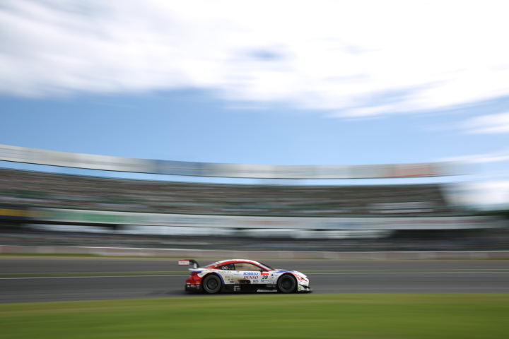 決勝レース: 石浦宏明／オリバー・ジャービス組（DENSO KOBELCO SARD RC F）