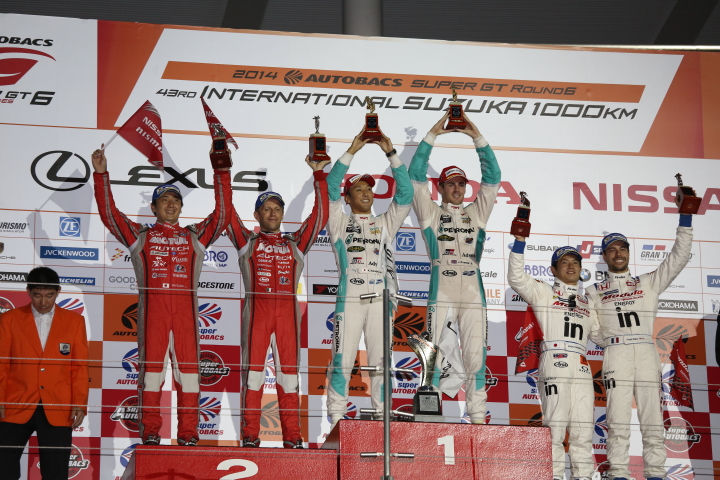 決勝レース: GT500クラスの表彰式