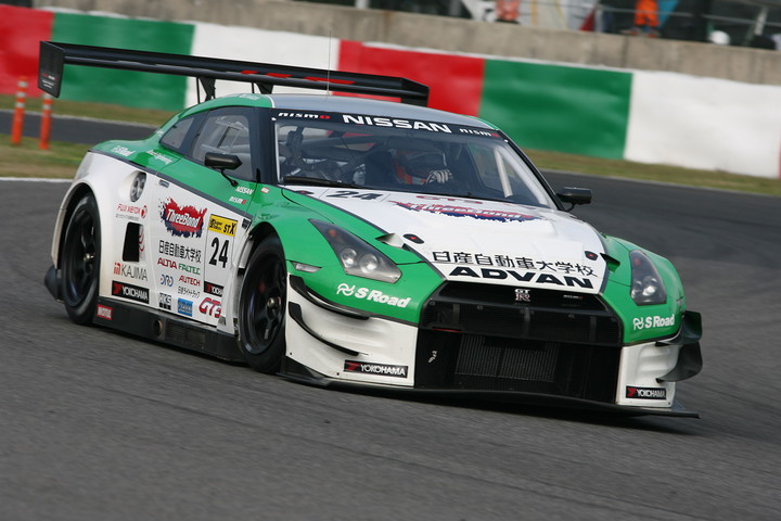 フリー走行: 総合＆ST-Xクラストップタイムは藤井誠暢／ガミさん／高星明誠組（スリーボンド日産自動車大学校GT-R）