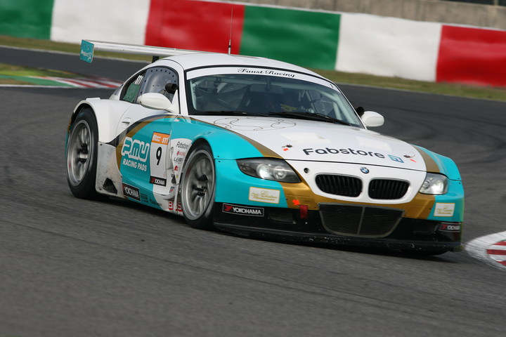 フリー走行: ST-1クラストップタイムは堀主知ロバート／山野直也／佐藤茂組（Faust Racing BMW Z4）
