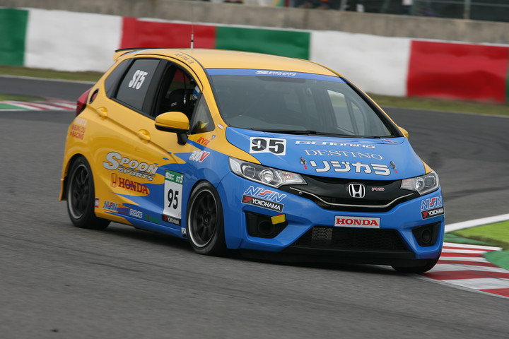 フリー走行: ST-5クラストップタイムは松井猛敏／中島保典／荒聖治組（SPOON FIT3）