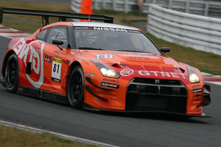 ST-Xクラスポールポジションは尾本直史／星野一樹／青木孝行組（GTNET ADVAN NISSAN GT-R）