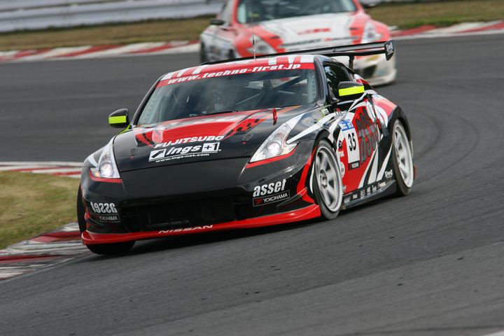 ST-3クラスですでにチャンピオンを決めている前嶋秀司／佐々木雅弘／廣川和希組（asset ings Z34）はリタイア