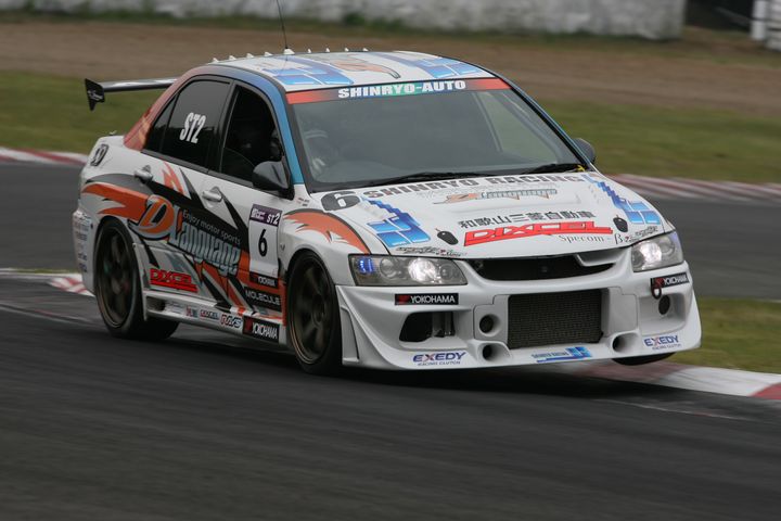 フリー走行: ST-2クラストップは冨桝朋広／菊地靖組（新菱オート DIXCELエボⅨ）