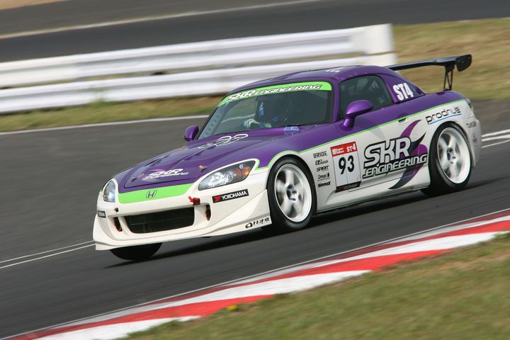 ST-4クラスポールポジションは吉本晶哉／太田侑弥組（SKR ENGIEERING S2000）