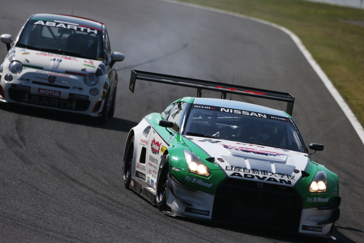 STEL占有走行2回目: 藤井誠暢／ガミさん／高星明誠組（ST-X: スリーボンド日産自動車大学校GT-R）