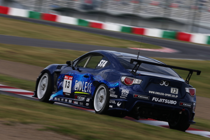 グループ2決勝レース: 小泉和寛／村田信博／小河諒組（ST-4: ENDLESS・ADVAN・86）