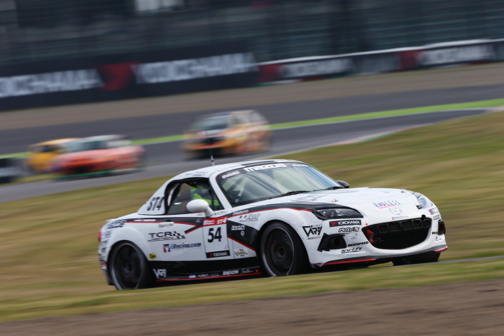 グループ2決勝レース: 加藤彰彬／近藤翼／小林大作組（ST-4: TC CORSE iRacing ROADSTER）