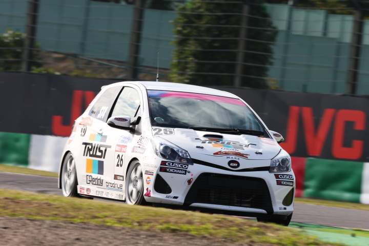 グループ2決勝レース: 後藤比東至／井尻薫／馬場優輝組（ST-4: エンドレスアドバントラストヴィッツ）