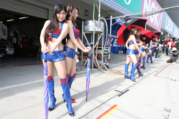 ピットウォーク: レースクイーン