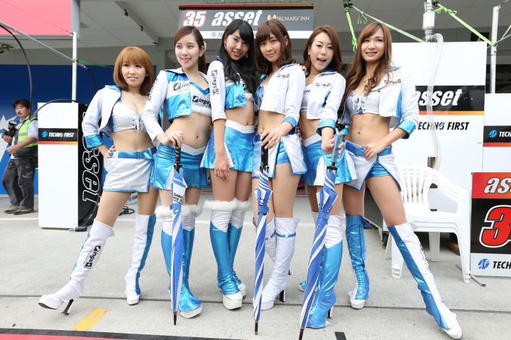 ピットウォーク: レースクイーン