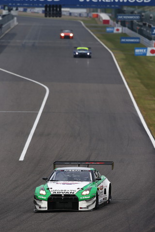 グループ1決勝レース: 藤井誠暢／ガミさん／高星明誠組（ST-X: スリーボンド日産自動車大学校GT-R）