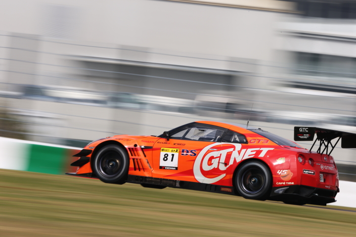 グループ1決勝レース: 星野一樹／尾本直史／青木孝行組（ST-X: GTNET ADVAN NISSAN GT-R）