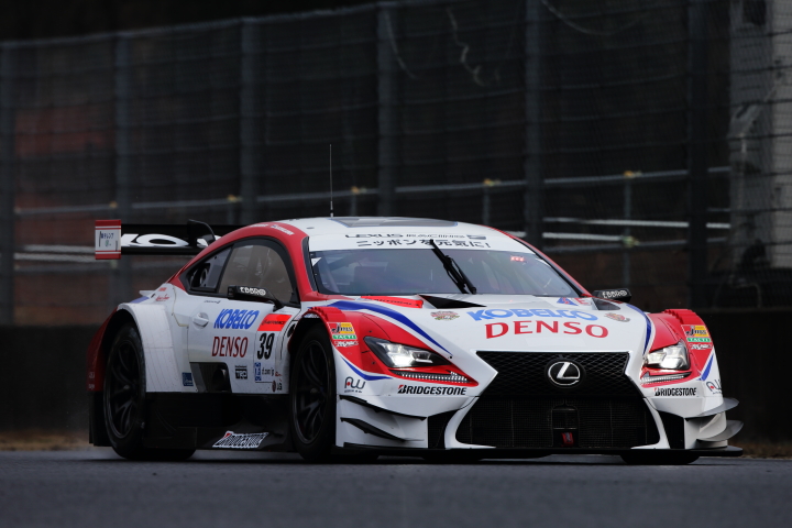 岡山ファン感謝デー公式テスト1回目: 平手晃平／ヘイキ･コバライネン組（DENSO KOBELCO SARD RC F）