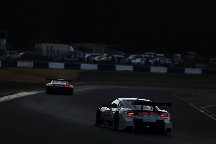 岡山ファン感謝デー公式テスト2回目: 小暮卓史／オリバー･ターベイ組（ドラゴモデューロNSX CONCEPT-GT）