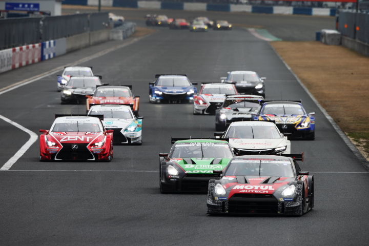 岡山ファン感謝デー公式テスト4回目: GT500クラスのスタート練習