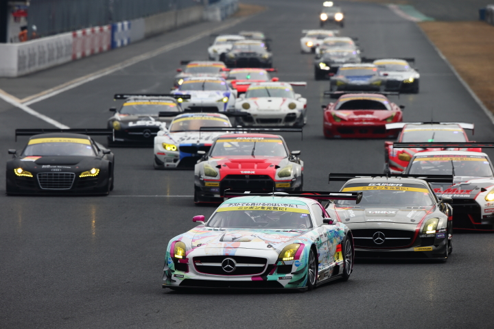 岡山ファン感謝デー公式テスト4回目: GT300クラスのスタート練習