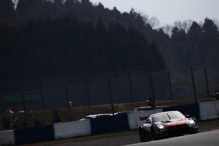 岡山ファン感謝デー公式テスト4回目: 松田次生／ロニー･クインタレッリ組（MOTUL AUTECH GT-R）