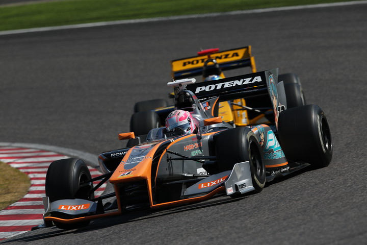 オープニングラップ参加車両ラインナップ: CarNo.39 国本雄資（P.MU/CERUMO・INGING）