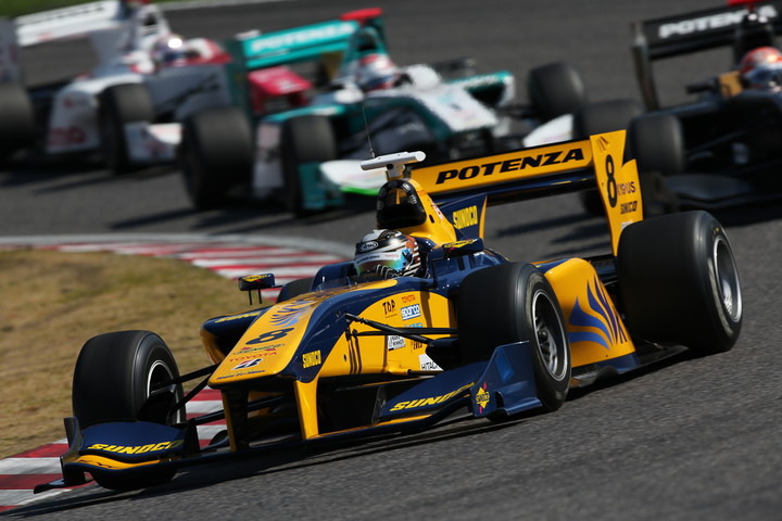 オープニングラップ: 決勝2位は小林可夢偉（KYGNUS SUNOCO Team LeMans）