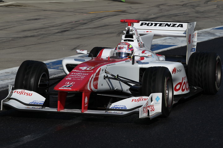 ファン感謝デー公開テスト: トップは野尻智紀（DOCOMO DANDELION M40T SF14）