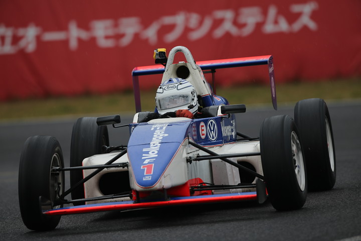 予選3位は吉田雄作（VW車を買うならVW三重北で！ワコーズ号）