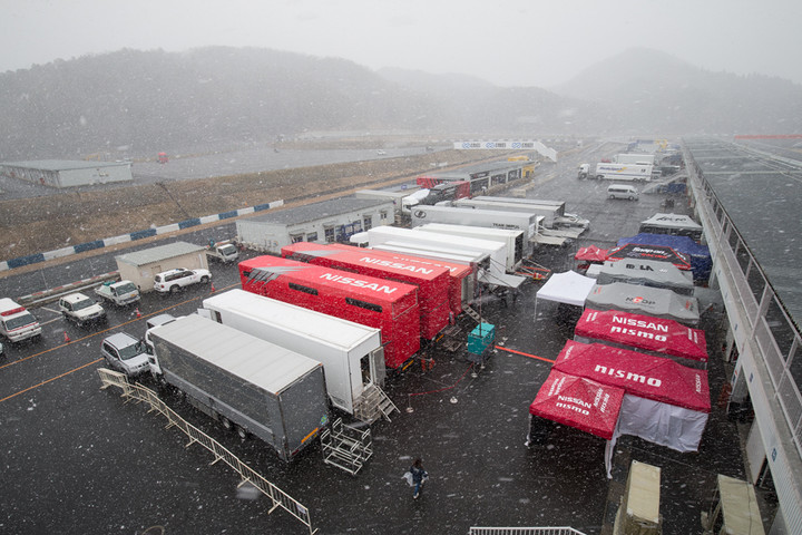 雪のため午前中の走行はキャンセルとなった