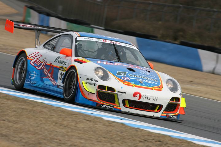 総合＆ST-Xクラスのポールポジションは飯田太陽／小林崇志／テツオ・オギノ／高木真一組（KSF Direction Racing GT3R）