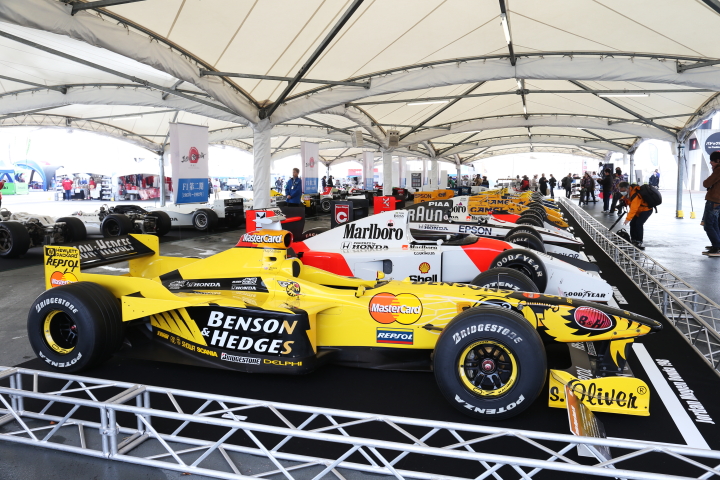 ファン感謝デー: ホンダのF1マシンたち