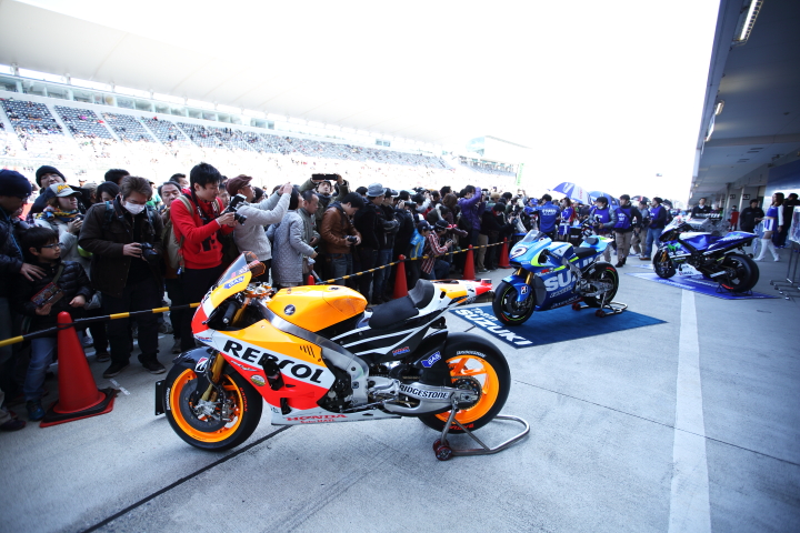 ファン感謝デー: モトGPマシン