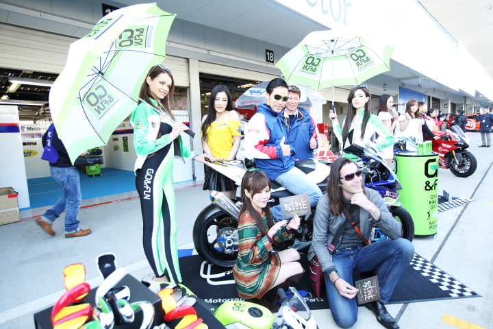 ファン感謝デー: レースクイーン