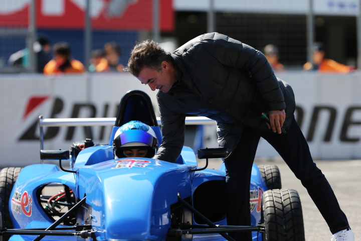 ファン感謝デー: ジュリアーノとジャン・アレジ