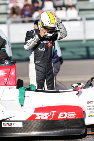 ファン感謝デー: FCJマシンに乗り込む星野一義