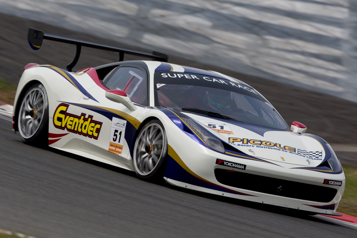 Bドライバー公式予選: カテゴリーⅡポールポジションの竹内浩典（PICOLE Ferrari 458）