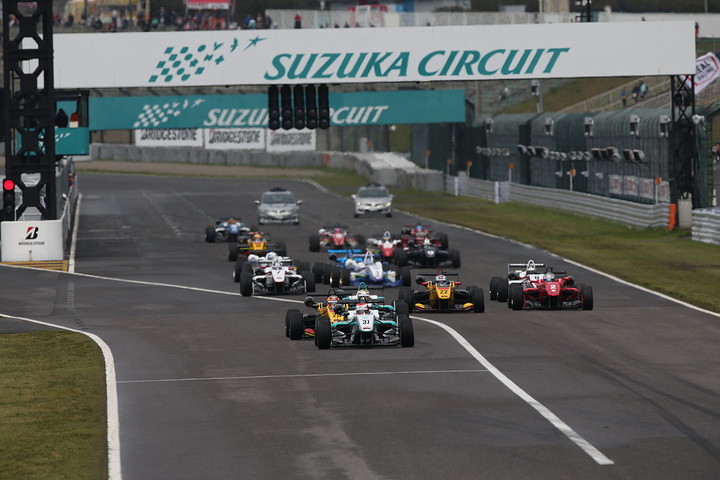 17周の決勝レースがスタートした