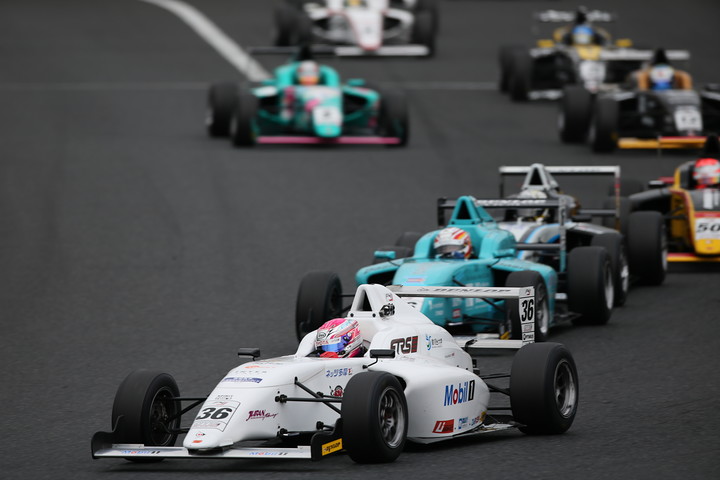 ホールショットを奪ったのは坪井翔（FTRSスカラシップF4）