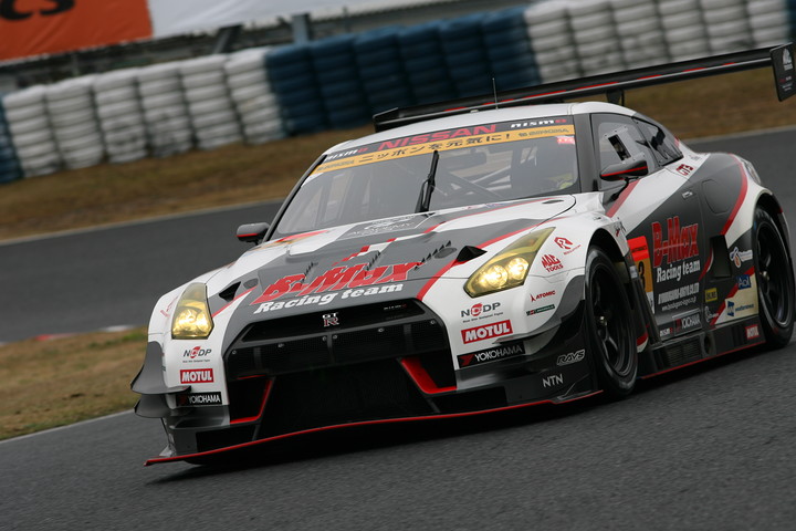 公式練習GT300クラストップタイムはB-MAX NDDP GT-Rの星野一樹／高星明誠組