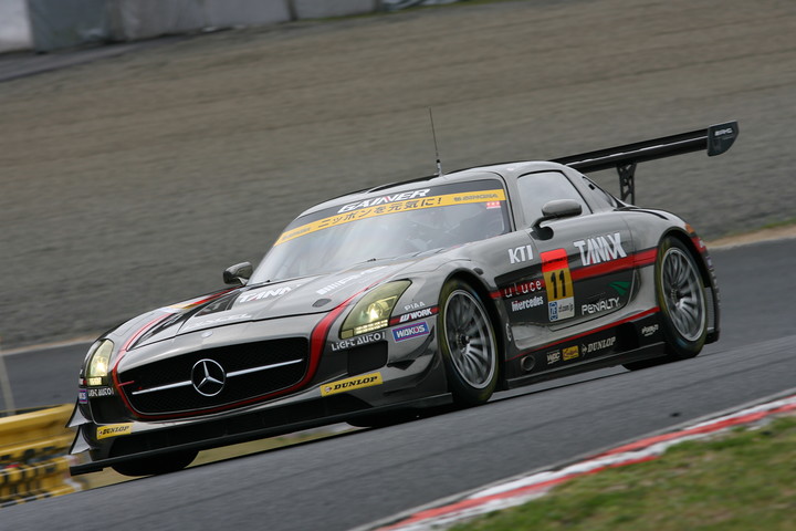 GT300クラス予選2位はGAINER TANAX SLSの平中克幸／ビヨン・ビルドハイム組