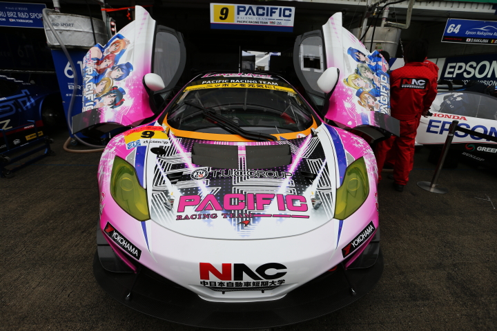 オープンピット: GT300クラス・PACIFICマクラーレンwith μ's