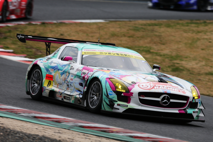 公式練習: GT300クラス・グッドスマイル初音ミクSLS（谷口信輝／片岡龍也組）