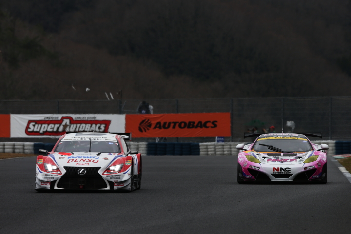 公式練習: GT500クラス・DENSO KOBELCO SARD RC F（平手晃平／ヘイキ・コバライネン組）