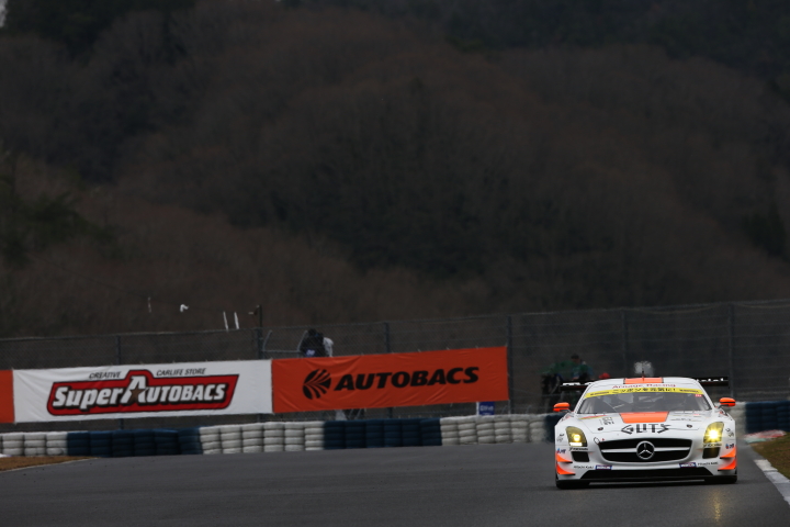 公式練習: GT300クラス・SKT EXE SLS（加納政樹／安岡秀徒組）