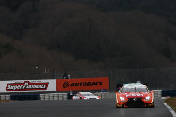 公式練習: GT500クラス・ENEOS SUSTINA RC F（大嶋和也／国本雄資組）