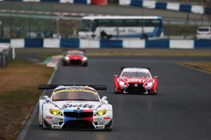 公式練習: GT300クラス・Studie BMW Z4（ヨルグ・ミューラー／荒聖治組）