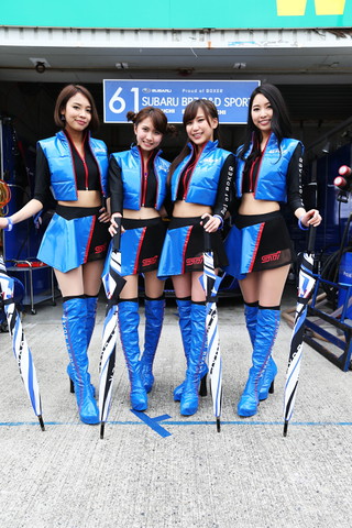 ピットウォーク: レースクイーン