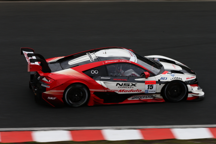 GT500クラスノックアウト予選Q2: オリバー・ターベイ（ドラゴモデューロNSX CONCEPT-GT）