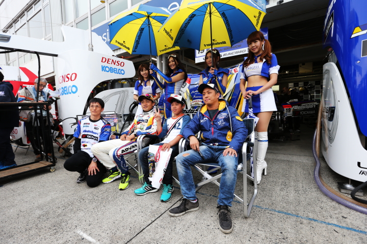 GTキッズウォーク: GT500クラス・WedsSport ADVAN RC Fの脇阪寿一と関口雄飛