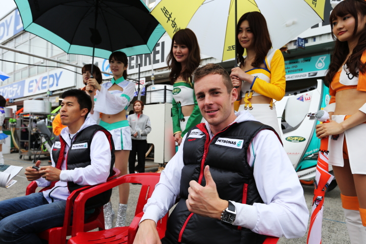 GTキッズウォーク: GT500クラス・PETRONAS TOM'S RC Fの伊藤大輔とジェームス・ロシター