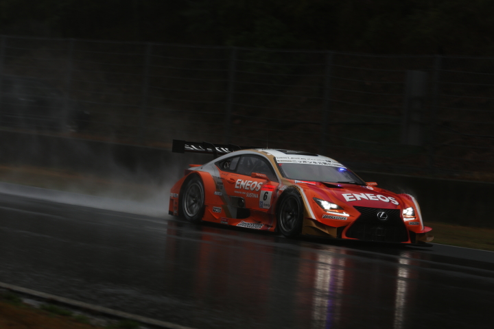 フリー走行: GT500クラス・ENEOS SUSTINA RC F（大嶋和也／国本雄資組）
